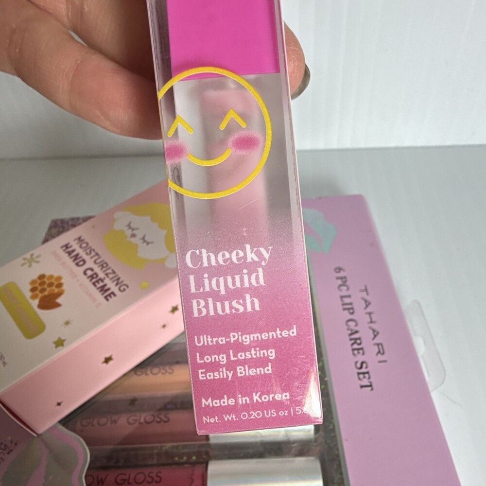 Tahari 6-Pc Lip Care Set w/Lip Scrub, Lip Plumper & 3 Glosses 1.12oz - Picture 7 of 9